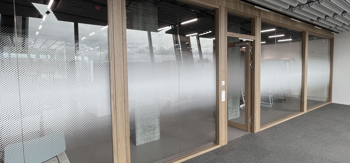 werbetechnik aus winterthur/raumgestaltung/sichtschutzfolien. naef macht sichtbar.