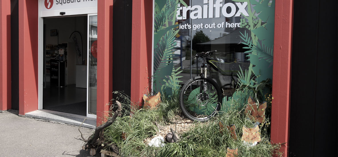 werbetechnik aus winterthur/gebäudebeschriftung/schaufensterbeschriftung. naef macht sichtbar.